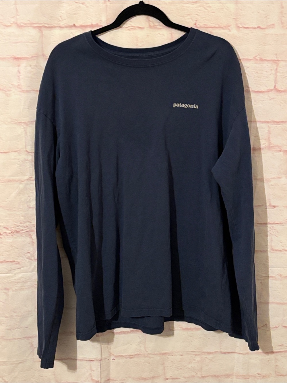 Patagonia men’s navy Japanese wave long sleeve tee